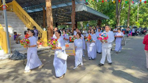 ภาพ No.165269:พิธีทอดกฐิน ณ วัดบ้านโนนหวาย จ.อุดรธานี ในโครงการกฐินสามัคคีทั่วไทย 30,000 วัด บูชาธรรม 80 ปี หลวงพ่อธัมมชโย โดยคณะศิษยานุศิษย์วัดพระธรรมกาย วันที่ 20 ตุลาคม พ.ศ. 2567