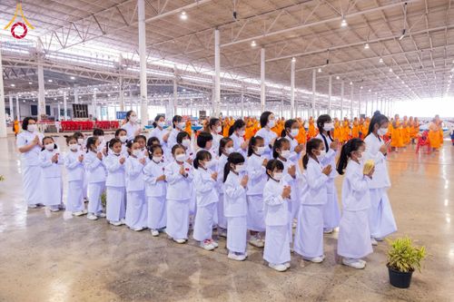 ภาพ No.127026:พิธีมอบใบประกาศเกียรติคุณองค์กรนานาชาติ และหน่วยงานที่ชักชวนคนร่วมโครงการนั่งสมาธิเพื่อสันติภาพโลกมากที่สุด วันอาทิตย์ที่ 1 มีนาคม พ.ศ. 2567 ณ สภาธรรมกายสากล วัดพระธรรมกาย