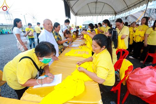 ภาพ No.146399:มหาสังฆทานถวายเป็นพุทธบูชาครั้งยิ่งใหญ่ โครงการทำบุญตักบาตร เพื่อถวายเป็นพระราชกุศล เนื่องในโอกาสมหามงคลเฉลิมพระชนมพรรษา พระบาทสมเด็จพระเจ้าอยู่ห้วฯ ทรงเจริญพระชนมพรรษา 6 รอบ 72 พรรษา