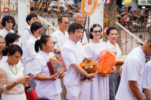 ภาพ No.178739:พิธีทอดกฐิน ณ วัดทับกระดาน จ.สุพรรณบุรี ในโครงการกฐินสามัคคีทั่วไทย 30,000 วัด บูชาธรรม 80 ปี หลวงพ่อธัมมชโย โดยคณะศิษยานุศิษย์วัดพระธรรมกาย วันที่ 15 พฤศจิกายน พ.ศ. 2567