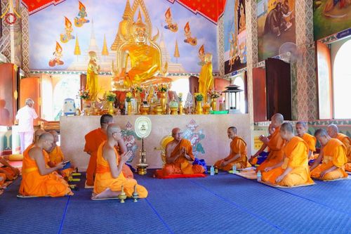 ภาพ No.186413:พิธีตัดปอย ปลงผม เวียนประทักษิณ  มอบบาตรผ้าไตร ขอขมาผู้ปกครอง และพิธีบรรพชาอุปสมบท  โครงการอุปสมบทหมู่บูชาธรรมมหาปูชนียาจารย์  ประจำปี 2567 ณ ศูนย์ปฏิบัติธรรมภาคใต้และวัดคงคาเลียบ อ.บางกล่ำ จ.สงขลา วันอาทิตย์ที่ 8 ธันวาคม พ.ศ. 2567