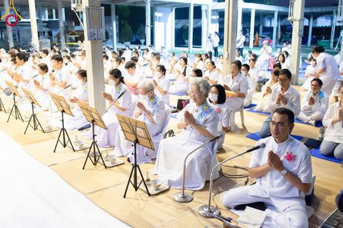 ภาพ No.106645:พิธีถวายภัตตาหารเป็นสังฆทาน แด่คณะพระธรรมยาตราฯ ในโครงการธรรมยาตรากตัญญูบูชา มหาปูชนียาจารย์ พระมงคลเทพมุนี(สด จนฺทสโร) พระผู้ปราบมาร อนุสรณ์สถาน 7 แห่ง ปีที่ 12 วันที่ 6 มกราคม พ.ศ. 2567 ณ อนุสรณ์สถานโลตัสแลนด์ จ.สุพรรณบุรี