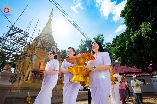 ภาพ No.165857:พิธีทอดกฐิน ณ วัดม่วงโตน ตำบลเหล่ายาว อำเภอบ้านโฮ่ง จังหวัดลำพูน ในโครงการกฐินสามัคคีทั่วไทย 30,000 วัด บูชาธรรม 80 ปี หลวงพ่อธัมมชโย โดยคณะศิษยานุศิษย์วัดพระธรรมกาย วันที่ 20 ตุลาคม พ.ศ. 2567