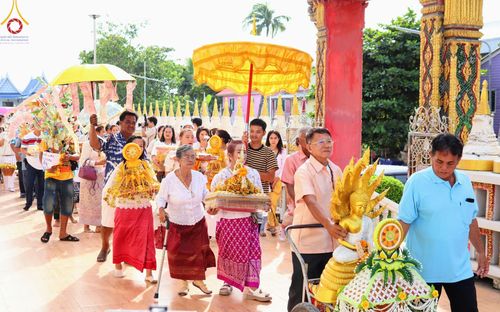 ภาพ No.170463:พิธีทอดกฐิน ณ วัดสุราษฎร์รังสรรค์ จ.ปทุมธานี ในโครงการกฐินสามัคคีทั่วไทย 30,000 วัด บูชาธรรม 80 ปี หลวงพ่อธัมมชโย โดยคณะศิษยานุศิษย์วัดพระธรรมกาย วันที่ 27 ตุลาคม พ.ศ. 2567