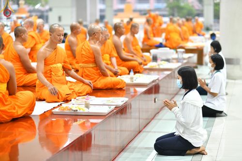 ภาพ No.208321:พิธีสวดพระพุทธมนต์ และถวายภัตตาหารเมนูสวรรค์แด่พระภิกษุ สามเณร วันที่ 15 กุมภาพันธ์ พ.ศ. 2568 ณ หอฉันคุณยายอาจารย์ฯ วัดพระธรรมกาย