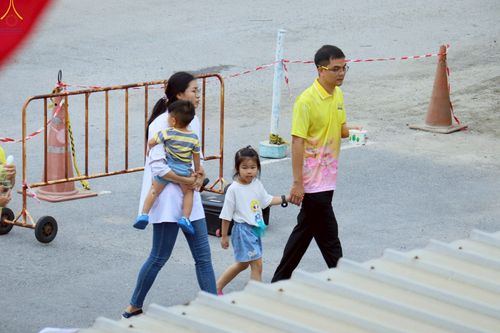 ภาพ No.241842:วันอาทิตย์ที่ 31 สิงหาคม พ.ศ. 2568 พิธีทำบุญแด่คณะสงฆ์ 122 รูป ฉลอง 121 ปี อำเภอคลองหลวง จ.ปทุมธานี เพื่อนำส่งช่วยเหลือคณะสงฆ์ 323 วัด 4 จังหวัดชายแดนภาคใต้ และช่วยเหลือประชาชนจากเหตุปะทะ แนวชายแดนไทย-กัมพูชา ณ บริเวณหน้าที่ว่าการอำเภอคลองหลวง 