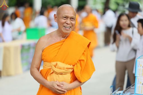 ภาพ No.145518:พิธีอธิษฐานพรรษาของคณะสงฆ์วัดพระธรรมกาย ณ อุโบสถพระไตรปิฎก วัดพระธรรมกาย วันอาทิตย์ที่ 21 กรกฎาคม พ.ศ. 2567