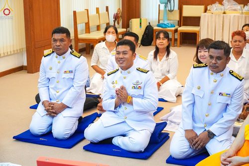 ภาพ No.84536:หลวงพ่อทัตตชีโว ได้เมตตาเป็นประธานสงฆ์ในพิธีถวายพระบรมสารีริกธาตุ องค์พระธรรมกาย รัตนชาติและปัจจัยร่วมบุญสถาปนาเจดีย์  แด่พระสมุห์สุทธิศักดิ์ ฐิตสุทธิ เจ้าอาวาสวัดเก่าเขาน้อย 