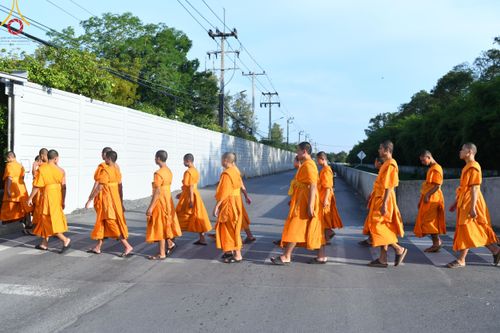 ภาพ No.168639:พิธีถวายภัตตาหารเมนูสวรรค์ ณ หอฉันคุณยายอาจารย์ วัดพระธรรมกาย ในวันเสาร์ที่ 9 พฤศจิกายน พ.ศ. 2567