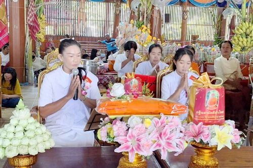 ภาพ No.182974:พิธีทอดกฐิน ณ วัดปราสาทสูง อ.ห้วยราช จ.บุรีรัมย์ ในโครงการทอดกฐินสามัคคีทั่วไทย 30,000 วัด บูชาธรรม 80 ปี หลวงพ่อธัมมชโย โดยคณะศิษยานุศิษย์วัดพระธรรมกาย วันที่ 10 พฤศจิกายน พ.ศ. 2567