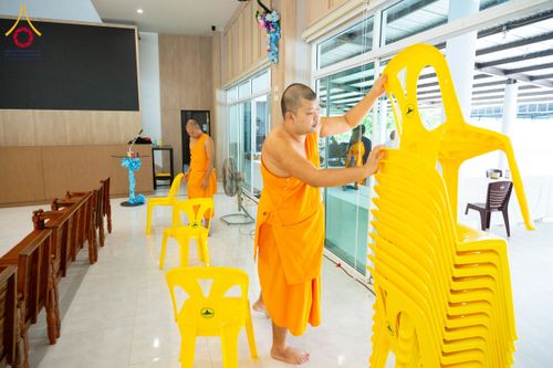 ภาพ No.212387:วันเสาร์ที่ 22 มีนาคม พ.ศ. 2568 พิธีถวายสังฆทานแด่คณะสงฆ์ 323 วัด ปีที่ 21 ครั้งที่ 175 พิธีมอบกองทุนหนุนแรงใจช่วยครูใต้ ปีที่ 18 ครั้งที่ 139 และพิธีทำบุญอุทิศส่วนกุศลให้ผู้วายชนม์ ณ ศูนย์ปฏิบัติธรรมภาคใต้ อำเภอบางกล่ำ จังหวัดสงขลา