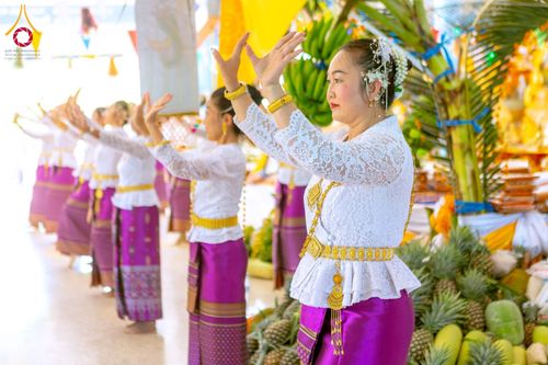 ภาพ No.182944:พิธีทอดกฐิน ณ วัดน้อยนาดี อ.ท่าตะเกียบ จ.ฉะเชิงเทรา ในโครงการทอดกฐินสามัคคีทั่วไทย 30,000 วัด บูชาธรรม 80 ปี หลวงพ่อธัมมชโย โดยคณะศิษยานุศิษย์วัดพระธรรมกาย วันที่ 9 พฤศจิกายน พ.ศ. 2567