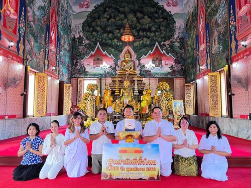 ภาพ No.92789:พิธีประเพณีตักบาตรเทโวโรหณะ พิธีทอดกฐิน และพิธีกรานกฐิน ณ วัดบางบัว แขวงอนุสาวรีย์ เขตบางเขน กรุงเทพมหานคร วันที่ 5 พฤศจิกายน พ.ศ. 2566