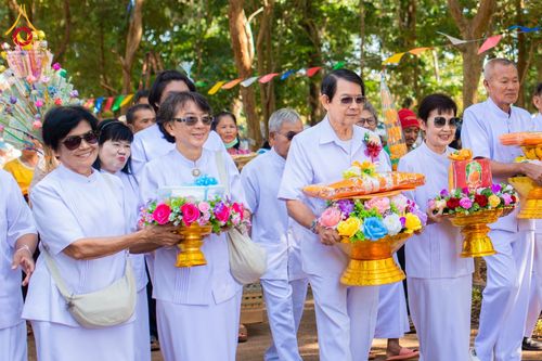 ภาพ No.178410:พิธีทอดกฐิน ณ วัดหนองขนาก ต.สุขไพบูลย์ อ.เสิงสาง จ.นครราชสีมา ในโครงการทอดกฐินสามัคคีทั่วไทย 30,000 วัด บูชาธรรม 80 ปี หลวงพ่อธัมมชโย โดยคณะศิษยานุศิษย์วัดพระธรรมกาย วันที่ 12 พฤศจิกายน พ.ศ. 2567