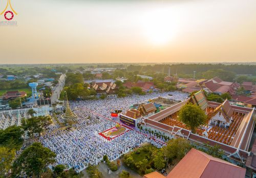 ภาพ No.112127:พิธีจุดประทีปถวายเป็นพุทธบูชา และบูชาธรรมมหาปูชนียาจารย์ พระมงคลเทพมุนี(สด จนฺทสโร) ในโครงการธรรมยาตรา กตัญญูบูชา มหาปูชนียาจารย์ พระมงคลเทพมุนี(สด จนฺทสโร) พระผู้ปราบมาร อนุสรณ์สถาน 7 แห่ง ปีที่ 12 วันที่ 14 มกราคม พ.ศ. 2567 ณ วัดสองพี่น้อง อ.สองพี่น้อง