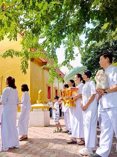 ภาพ No.255554:วันที่ 12 ตุลาคม พ.ศ. 2568 พิธีทอดกฐินสามัคคีทั่วไทย 30,000 วัด โดยคณะศิษยานุศิษย์ บูชาธรรม 81 ปี หลวงพ่อธัมมชโย ณ วัดสามจุ่น ต.ดอนปรู อ.ศรีประจันต์  จ.สุพรรณบุรี