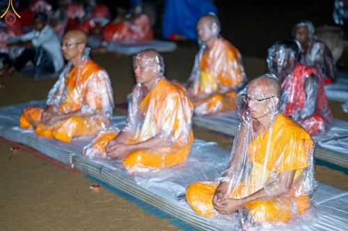 ภาพ No.141004:PhotoStory มหาศรัทธา ธรรมยาตราศรีลังกา EP.6 พิธีจุดวิสาขประทีป 6 วัด ถวายเป็น พุทธบูชา  โครงการสยาม-ลังกา ธรรมยาตรา  ฉลองเทศกาลวิสาขบูชาแห่งชาติ ศรีลังกา  บูชาธรรม 80 ปี หลวงพ่อธัมมชโย วันที่ 16 พฤษภาคม พ.ศ. 2567