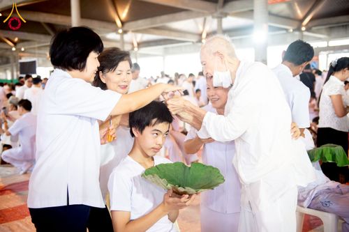 ภาพ No.214239:วันอาทิตย์ที่ 30 มีนาคม พ.ศ. 2568  พิธีปลงผมสามเณรฟื้นฟูทั่วไทย ณ มหารัตนวิหารคด คอร์ 22 วัดพระธรรมกาย จ.ปทุมธานี