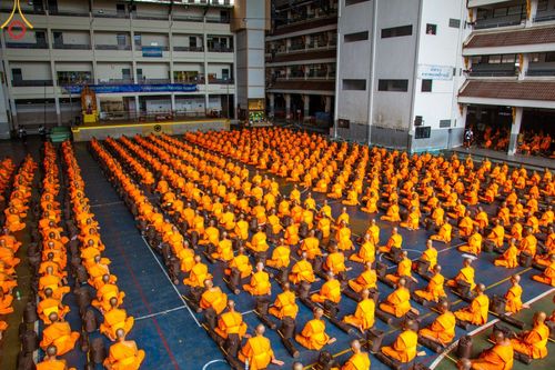 ภาพ No.128154:พิธีอัญเชิญพระบรมสารีริกธาตุ " ใจกลางเมืองนครหาดใหญ่ " เพื่อประดิษฐาน ณ มหารัตนเจดีย์สิริปทุมสวรรค์ (เจดีย์อริยพุทธะ 5 พระองค์) ศูนย์ปฏิบัติธรรมภาคใต้ อ.บางกล่ำ จ.สงขลา  วันที่ 9 มีนาคม พ.ศ.2567 (ชุดที่ 1)