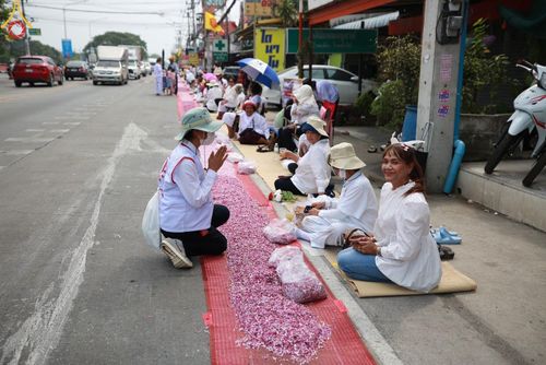 ภาพ No.121302:V.21 ลุยต่อ การเตรียมงาน เก็บงาน การรับบุญของเจ้าหน้าที่หน่วยงานต่างๆ เพื่อโครงการธรรมยาตรา กตัญญูบูชามหาปูชนียาจารย์ พระมงคลเทพมุนี (สด จนฺทสโร) พระผู้ปราบมาร อนุสรณ์สถาน 7 แห่ง ปีที่ 12 ระหว่างวันที่ 2 - 31 มกราคม พ.ศ.2567