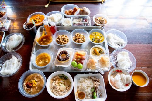 ภาพ No.253315:วันที่ 12 ตุลาคม พ.ศ. 2568 พิธีทอดกฐินสามัคคีทั่วไทย 30,000 วัด โดยคณะศิษยานุศิษย์ บูชาธรรม 81 ปี หลวงพ่อธัมมชโย ณ วัดกลางทุ่ง อ.มหาราช จ.พระนครศรีอยุธยา