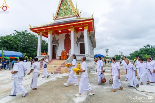 ภาพ No.166202:พิธีทอดกฐิน ณ วัดเจริญธรรมนิมิตร จ.ราชบุรี ในโครงการกฐินสามัคคีทั่วไทย 30,000 วัด บูชาธรรม 80 ปี หลวงพ่อธัมมชโย โดยคณะศิษยานุศิษย์วัดพระธรรมกาย วันที่ 20 ตุลาคม พ.ศ. 2567