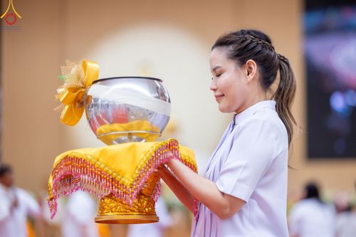 ภาพ No.206847:พิธีถวายโคมมาฆประทีป น้อมถวายเป็นพุทธบูชา แด่คณะพระภิกษุ สามเณร วัดพระธรรมกาย วันอาทิตย์ที่ 9 กุมภาพันธ์ พ.ศ. 2568 ณ ห้องแก้วสารพัดนึก 2 สภาธรรมกายสากล วัดพระธรรมกาย จังหวัดปทุมธานี