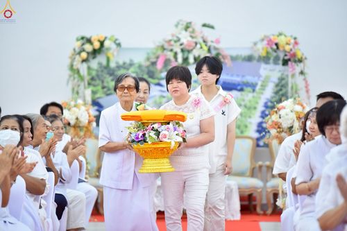 ภาพ No.230032:วันพฤหัสบดีที่ 26 มิถุนายน พ.ศ. 2568 พิธีทอดผ้าป่าฉลองอาคารชุดศูนย์ปฏิบัติธรรมน้ำใสใจสว่าง น้อมบูชาธรรมอายุวัฒนะมงคล 81 ปี หลวงพ่อธัมมชโย ณ ศูนย์ปฏิบัติธรรมน้ำใสใจสว่าง เขตบางกอกน้อย กรุงเทพมหานคร