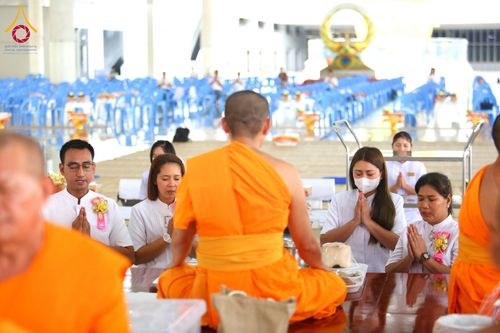 ภาพ No.210570:วันเสาร์ที่ 8 มีนาคม พ.ศ. 2568 พิธีสวดพระพุทธมนต์ และถวายภัตตาหารเมนูสวรรค์แด่พระภิกษุ สามเณร ณ หอฉันคุณยายอาจารย์ฯ วัดพระธรรมกาย