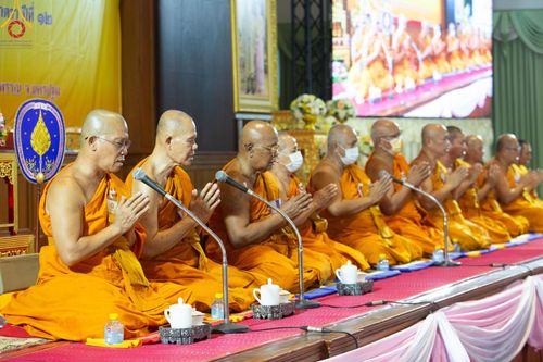 ภาพ No.109812:พิธีเจริญพระพุทธมนต์ ปฏิบัติธรรม  มอบทุนการศึกษา ถวายสังฆทาน 121 วัด วันพุธที่ 10 มกราคม พ.ศ. 2567 ณ อาคารราชวิริยาลังการ วัดไร่ขิง พระอารามหลวง  อ.สามพราน จ.นครปฐม