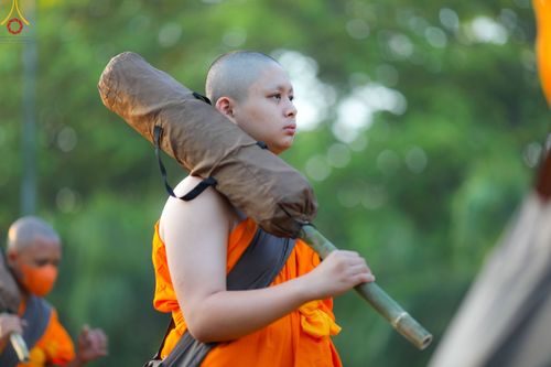 ภาพ No.104084:พิธีเดินธรรมยาตรา สามเณรธรรมทายาทชาวอินโดนีเซียกว่า 1,000 รูป ณ มหาเจดีย์บุโรพุทโธ ประเทศอินโดนีเซีย ในวันที่ 21 ธันวาคม พ.ศ. 2566