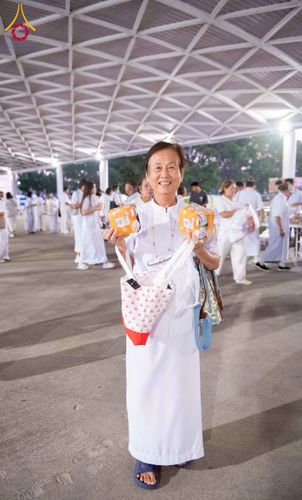 ภาพ No.276951:วันอาทิตย์ที่ 7 ธันวาคม พ.ศ. 2568 พิธีตักบาตรอาทิตย์ต้นเดือน ณ บ้านแก้วเรือนทองคุณยายฯ วัดพระธรรมกาย