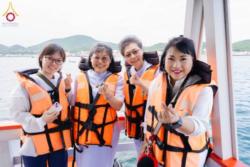 ภาพ No.183555:พิธีทอดกฐิน ณ วัดใหม่สำราญ(เกาะล้าน) อ.บางละมุง จ.ชลบุรี ในโครงการทอดกฐินสามัคคีทั่วไทย 30,000 วัด บูชาธรรม 80 ปี หลวงพ่อธัมมชโย โดยคณะศิษยานุศิษย์วัดพระธรรมกาย วันที่ 28 ตุลาคม พ.ศ. 2567