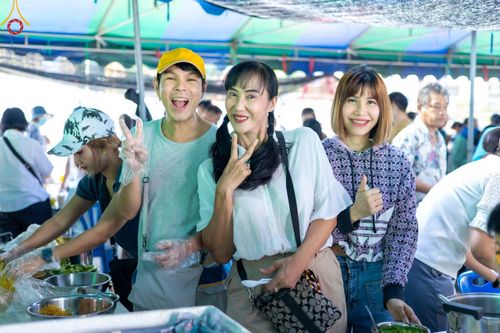 ภาพ No.95103:พิธีทอดกฐินสามัคคีทั่วไทย 5,000 วัด ณ วัดแสวงสามัคคีธรรม จ.ปทุมธานี วันที่ 18 พฤศจิกายน พ.ศ. 2566