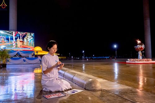 ภาพ No.228735:วันอังคารที่ 10 มิถุนายน พ.ศ. 2568 (วันพระขึ้น 15 ค่ำ เดือน 7) พิธีสวดธัมมจักกัปปวัตตนสูตร ครบ 7,439,000,000 จบ วัดพระธรรมกาย