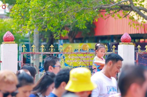 ภาพ No.170667:พิธีทอดกฐิน ณ วัดหนองพันเรือ ตำบลไผ่ขวาง อำเภอบ้านหมอ จ.สระบุรี ในโครงการกฐินสามัคคีทั่วไทย 30,000 วัด บูชาธรรม 80 ปี หลวงพ่อธัมมชโย โดยคณะศิษยานุศิษย์วัดพระธรรมกาย วันที่ 27 ตุลาคม พ.ศ. 2567