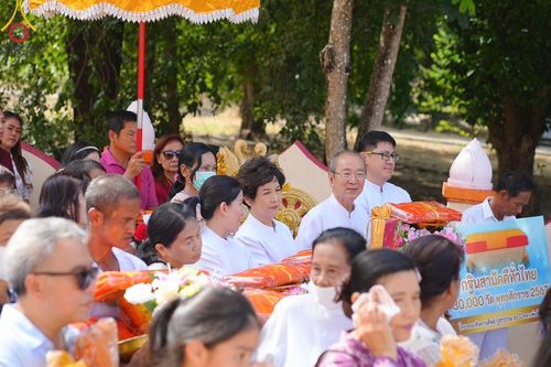 ภาพ No.173588:พิธีทอดกฐิน ณ วัดปู่บัว จ.สุพรรณบุรี ในโครงการกฐินสามัคคีทั่วไทย 30,000 วัด บูชาธรรม 80 ปี หลวงพ่อธัมมชโย โดยคณะศิษยานุศิษย์วัดพระธรรมกาย วันที่ 27 ตุลาคม พ.ศ. 2567