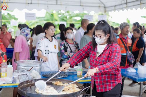 ภาพ No.164613:พิธีทอดกฐิน ณ วัดพูนพิมลราช อ.บางบัวทอง จ.นนทบุรี ในโครงการกฐินสามัคคีทั่วไทย 30,000 วัด บูชาธรรม 80 ปี หลวงพ่อธัมมชโย โดยคณะศิษยานุศิษย์วัดพระธรรมกาย วันที่ 20 ตุลาคม พ.ศ. 2567