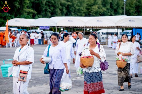 ภาพ No.250498:วันพุธที่ 8 ตุลาคม พ.ศ. 2568 พิธีตักบาตรเทโวโรหณะ ณ ลานธรรมปทุมรัตน์ธรรมเจดีย์ พุทธอุทยานนานาชาติ อ.โพนพิสัย จ.หนองคาย