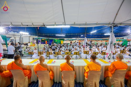 ภาพ No.117999:พิธีถวายภัตตาหารเป็นสังฆทาน แด่คณะพระธรรมยาตรา ปีที่ 12 วันที่ 24 มกราคม พ.ศ. 2567 ณ อนุสรณ์สถานบางนางแท่น จ.นครปฐม