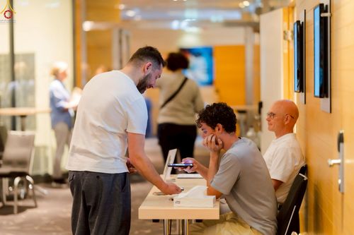 ภาพ No.229312:วันที่ 15 มิถุนายน พ.ศ. 2568 Meditation wisdom talks 2025 โดย พระอาจารย์ไมเคิล วีรธมฺโม และ พระอาจารย์นิค สนฺตจิตฺโต โดยมีผู้เข้าร่วมโครงการ เป็นชาวสวีเดนและชาวยุโรป จำนวน 30 ท่าน  ณ โรงแรม Radissonblu waterfront กรุงสตอกโฮล์ม ประเทศสวีเดน