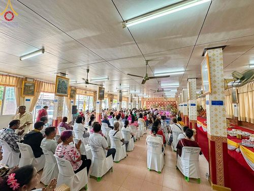 ภาพ No.173537:พิธีทอดกฐิน ณ วัดตึก จ.นนทบุรี ในโครงการกฐินสามัคคีทั่วไทย 30,000 วัด บูชาธรรม 80 ปี หลวงพ่อธัมมชโย โดยคณะศิษยานุศิษย์วัดพระธรรมกาย วันที่ 27 ตุลาคม พ.ศ. 2567