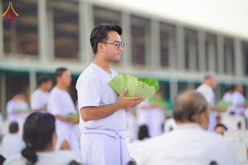 ภาพ No.274706:วันอาทิตย์ที่ 30 พฤศจิกายน พ.ศ. 2568 พิธีปลงผม โครงการอุปสมบทบูชาธรรมมหาปูชนียาจารย์ ปี 2568 ณ ลานธรรมพระมหาธรรมกายเจดีย์ ฝั่งทิศตะวันตก ระหว่างวิหารคดหมายเลข 8 และ 9 วัดพระธรรมกาย