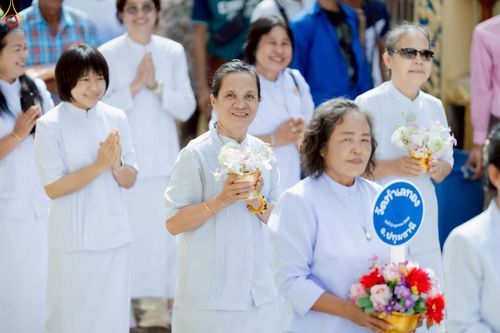 ภาพ No.253873:วันที่ 12 ตุลาคม พ.ศ. 2568 พิธีทอดกฐินสามัคคีทั่วไทย 30,000 วัด โดยคณะศิษยานุศิษย์ บูชาธรรม 81 ปี หลวงพ่อธัมมชโย ณ วัดทำเลทอง อ.ลำลูกกา จ.ปทุมธานี