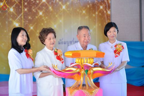 ภาพ No.95357:พิธีทอดกฐินสามัคคี เพื่อสร้างอาคาร 80 ปี หลวงพ่อธัมมชโย ณ ศูนย์ปฏิบัติธรรมวิหารแดง อำเภอวิหารแดง จ.สระบุรี วันที่ 18 พฤศจิกายน พ.ศ. 2566