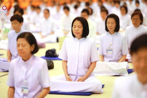 ภาพ No.59184:พิธีเจริญพระพุทธมนต์ ถวายภัตตาหารเป็นสังฆทาน เนื่องในวาระอายุวัฒนมงคล 80 ปี หลวงพ่อธัมมชโย ณ สภาธรรมกายสากล วัดพระธรรมกาย วันพุธที่ 24 เมษายน พ.ศ.2567