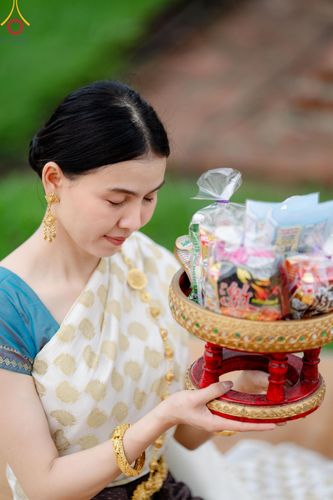 ภาพ No.138482:พิธีตักบาตร วัดราชบูรณะ จ.พระนครศรีอยุธยา วันที่ 25 พฤษภาคม พ.ศ.2567