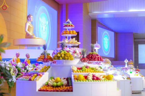 ภาพ No.187972:พิธีบูชาข้าวพระ วันขึ้นปีใหม่ 2568 ณ วัดพระธรรมกาย จ.ปทุมธานี วันที่ 1 มกราคม พ.ศ. 2568