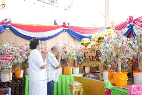 ภาพ No.257620:วันที่ 18 ตุลาคม พ.ศ. 2568 พิธีทอดกฐินสามัคคีทั่วไทย 30,000 วัด โดยคณะศิษยานุศิษย์ บูชาธรรม 81 ปี หลวงพ่อธัมมชโย ณ วัดศาลากุล ต.เกาะเกร็ด อ.ปากเกร็ด จ.นนทบุรี