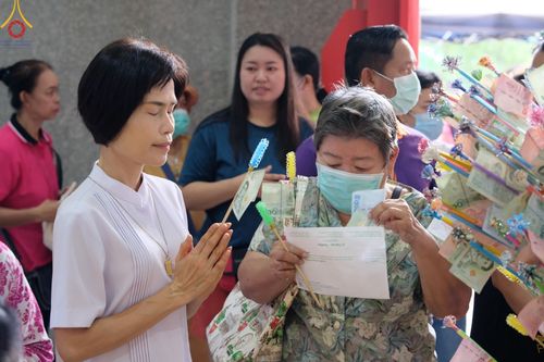 ภาพ No.166670:พิธีทอดกฐิน ณ วัดด่าน กรุงเทพมหานคร ในโครงการกฐินสามัคคีทั่วไทย 30,000 วัด บูชาธรรม 80 ปี หลวงพ่อธัมมชโย โดยคณะศิษยานุศิษย์วัดพระธรรมกาย วันที่ 23 ตุลาคม พ.ศ. 2567